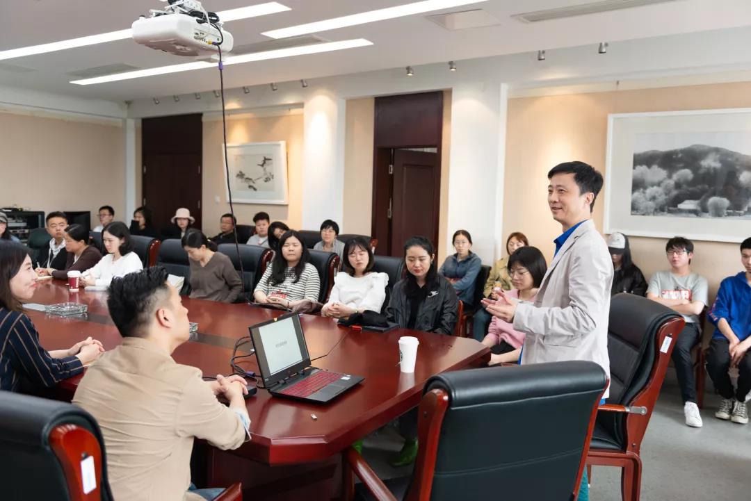 姜節(jié)泓教授在南京師范大學舉行了一場學術講座