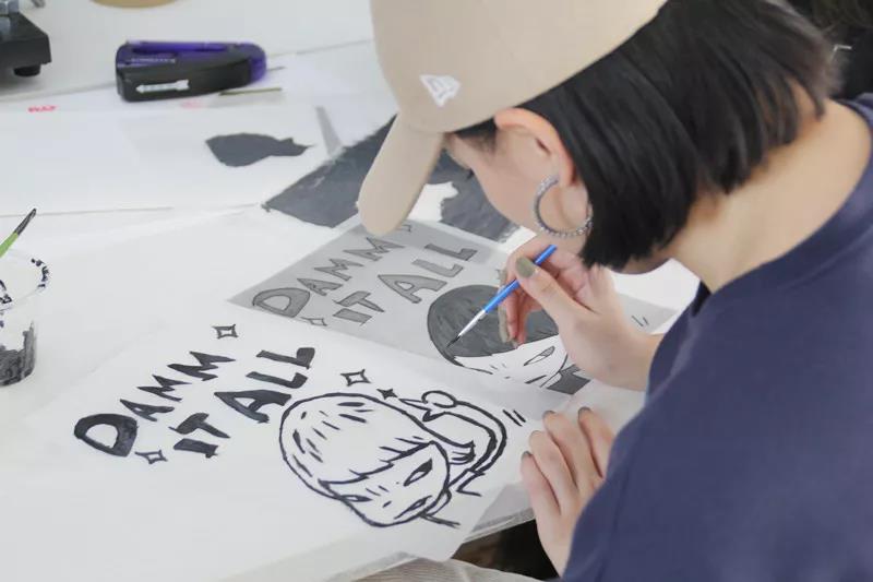 版畫工作室屋頂印畫也同時進行了一場有趣的絲網版畫工坊