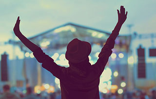 直播回顧 | ?？佳悠?，藝術(shù)生升學(xué)如何不耽誤？招生官給大家劃了這些重點！