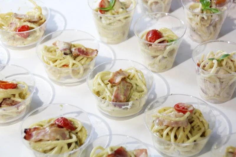 精美的餐點(diǎn)飲料