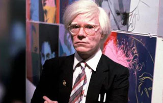 這個(gè)安迪·沃霍爾同款，不是條紋衫，而是“藤校敲門磚”