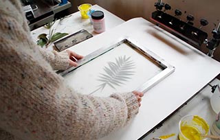 屋頂印畫 | 在春天，用版畫收藏一片葉子