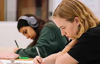 劃重點 | 雅思還沒考過？2022英國熱門大學(xué)語言班要求請收好