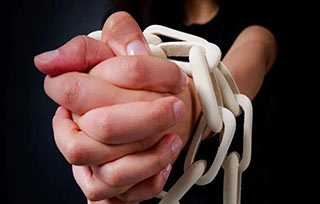 海外傳真 | 英國(guó)皇家藝術(shù)學(xué)院 2023 MA Design 首飾畢業(yè)作品展（中）