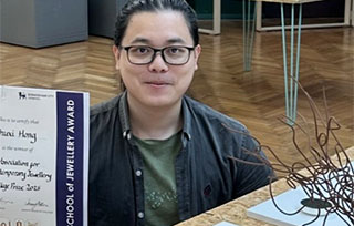 校友專訪｜迷茫小白轉(zhuǎn)賽道做首飾，如今已是ACJ College Prize獎(jiǎng)項(xiàng)得主